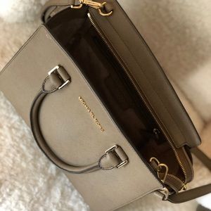 Michael kors medium satchel